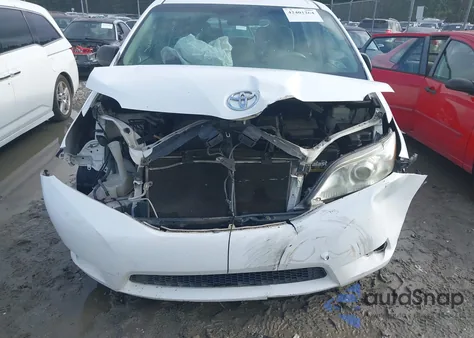 2012 Toyota Sienna Base V6 7 Passenger z USA, uszkodzony, nr VIN 5TDZK3DC8CS180806